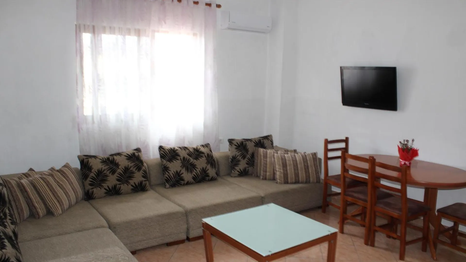 Haus Family Apartment Tirana 0*,