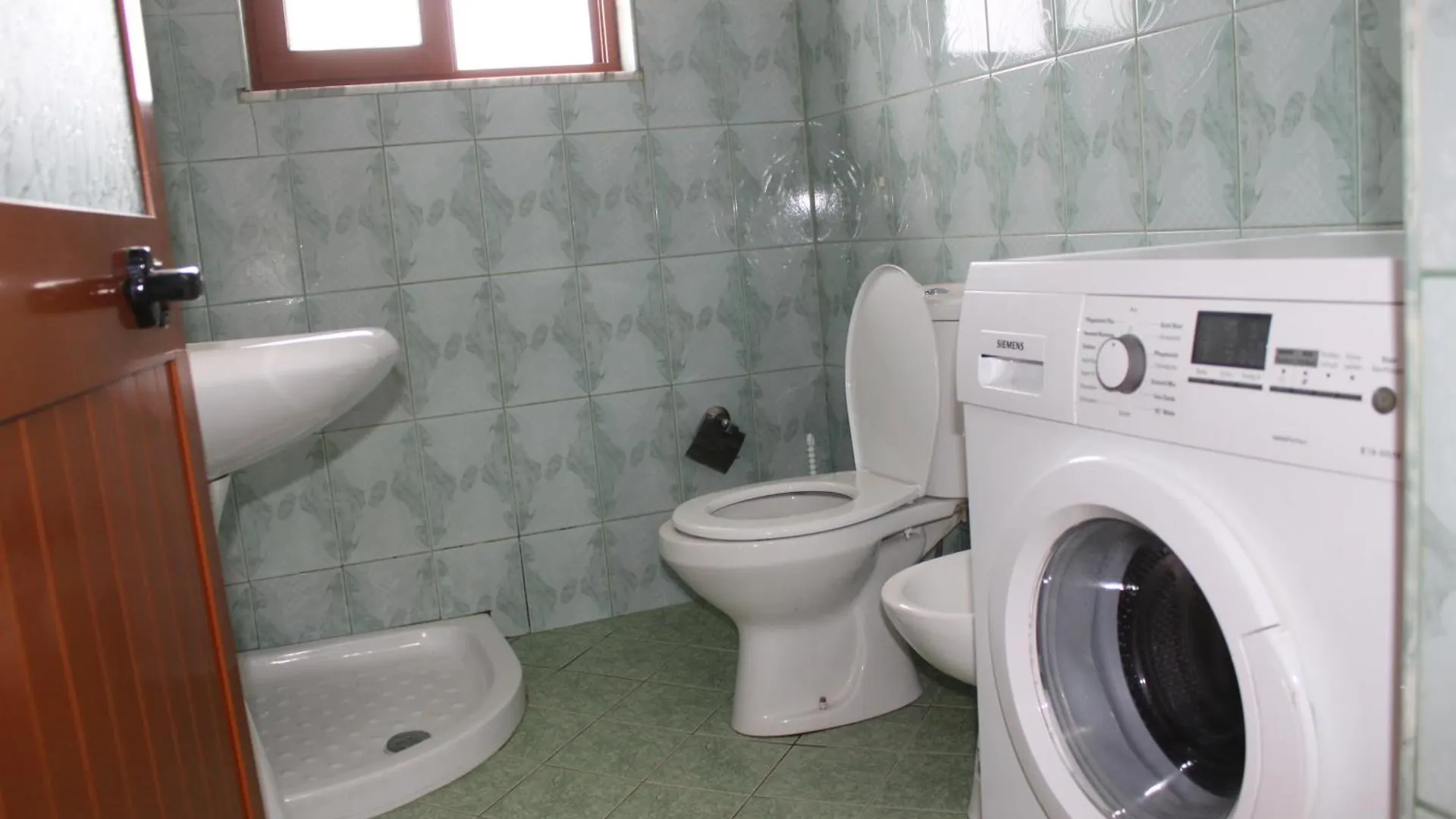 Haus Family Apartment Tirana 0*,  Albania
